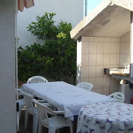 Apartment Mali Odmor Necujam