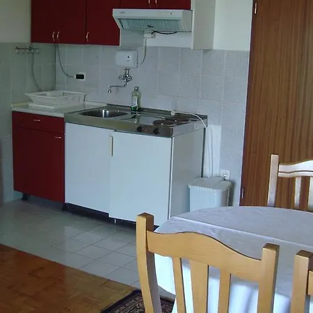 Apartment Mali Odmor Necujam