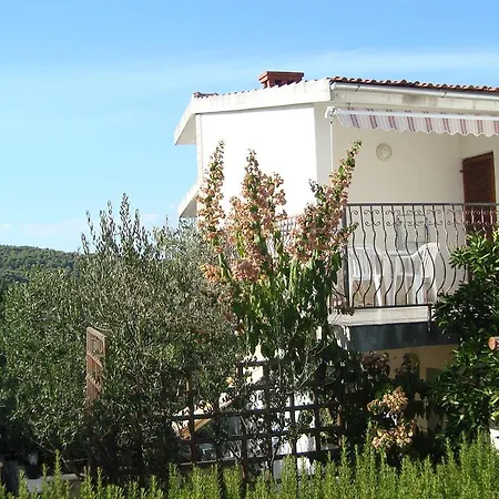 Mali Odmor Apartment *